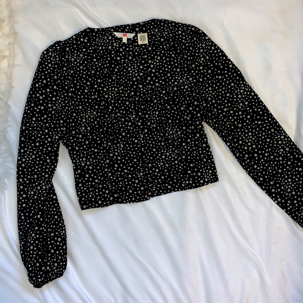 Levis button closure top